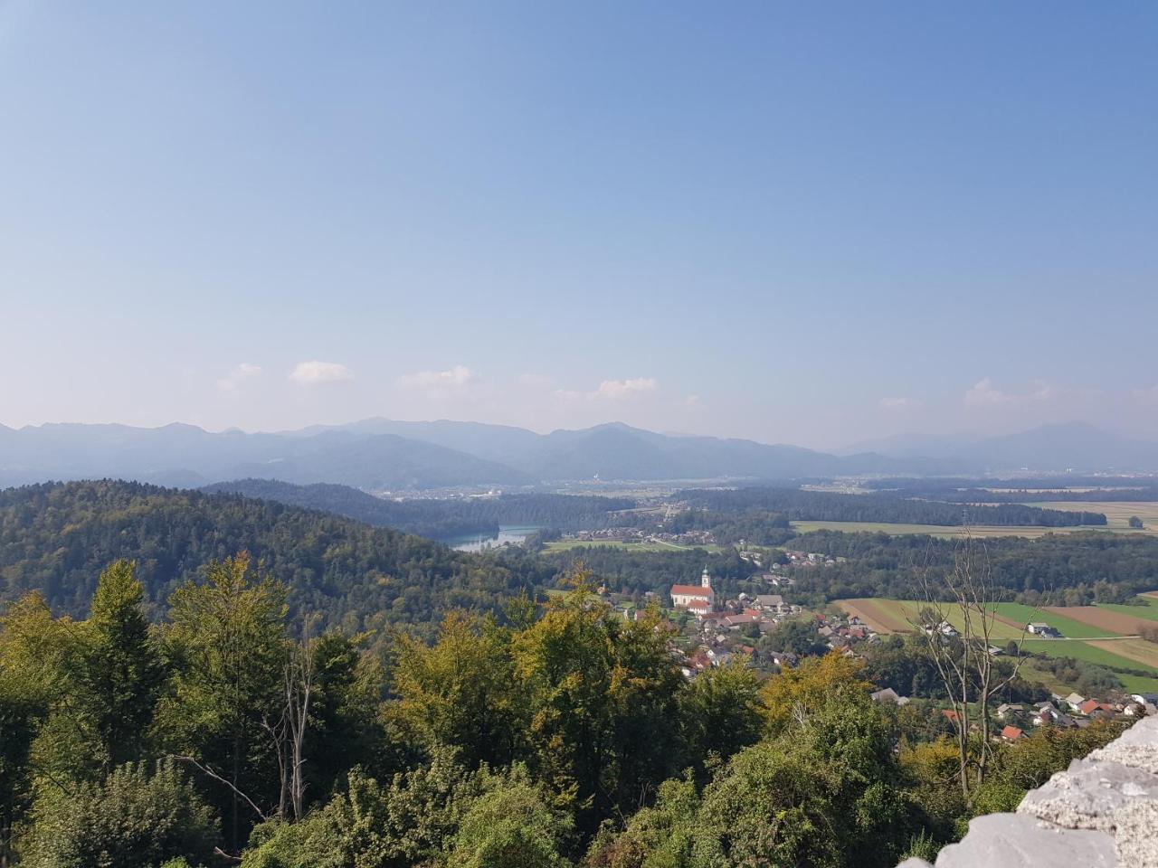Gostisce Jezero Medvode